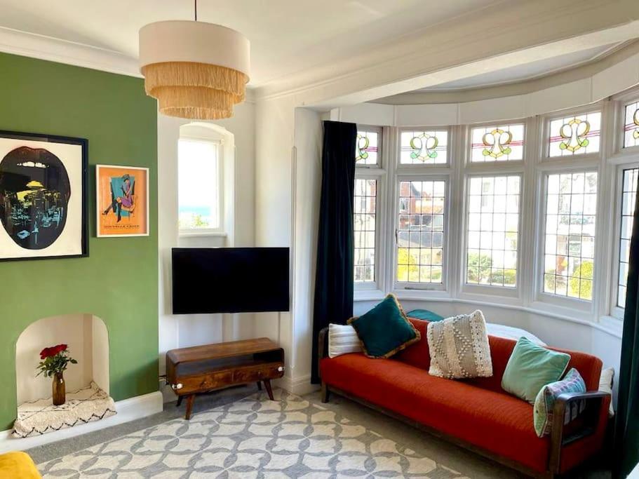 3 Bedroom Spacious Seaside Apartment With Estuary Views サウスエンド・オン・シー エクステリア 写真