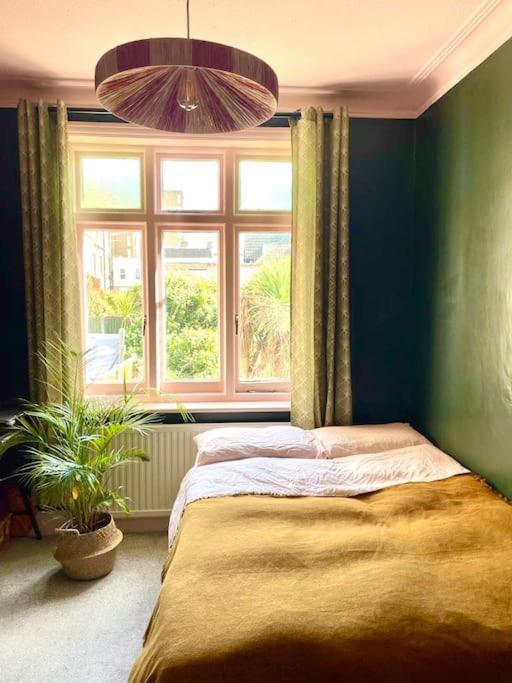 3 Bedroom Spacious Seaside Apartment With Estuary Views サウスエンド・オン・シー エクステリア 写真